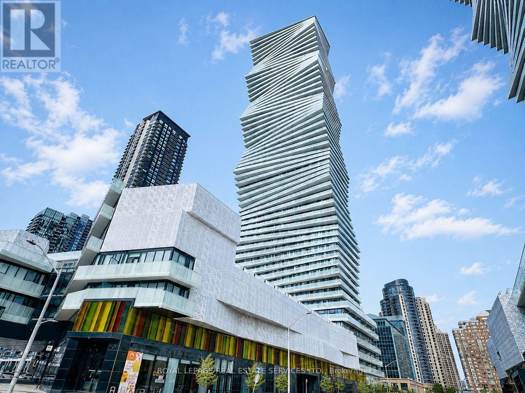 323 - 3900 Confederation Parkway, Mississauga (city Centre)