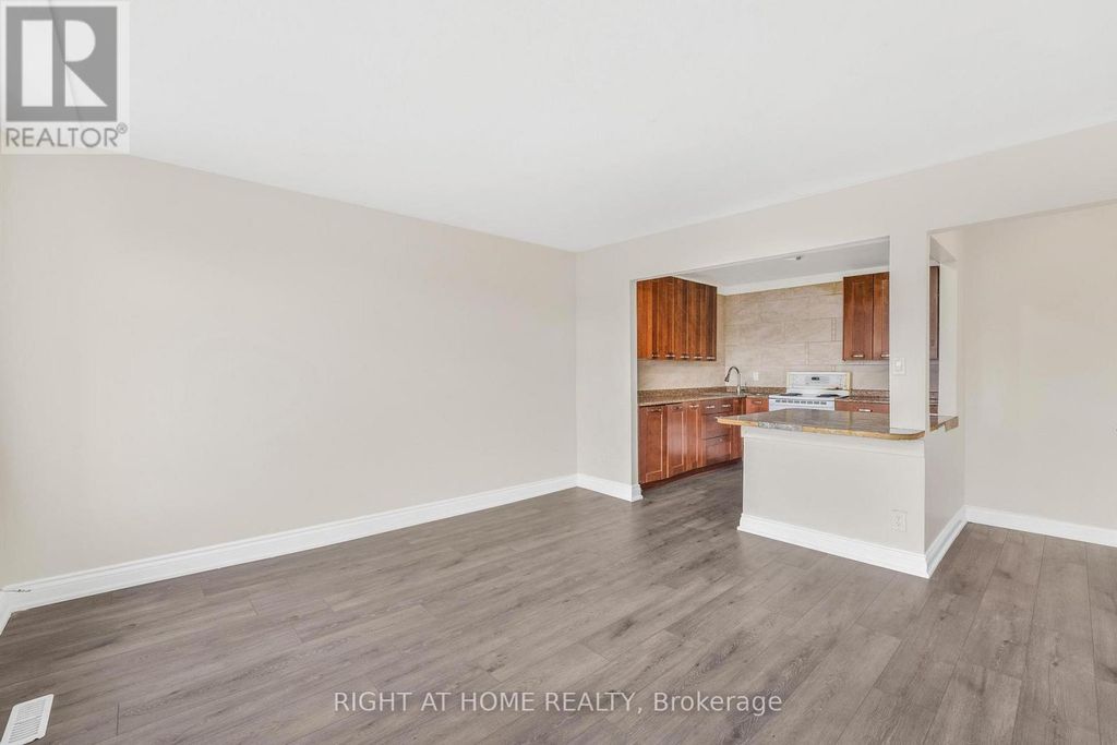 1698a Eglinton Avenue W, Toronto (briar Hill-Belgravia)