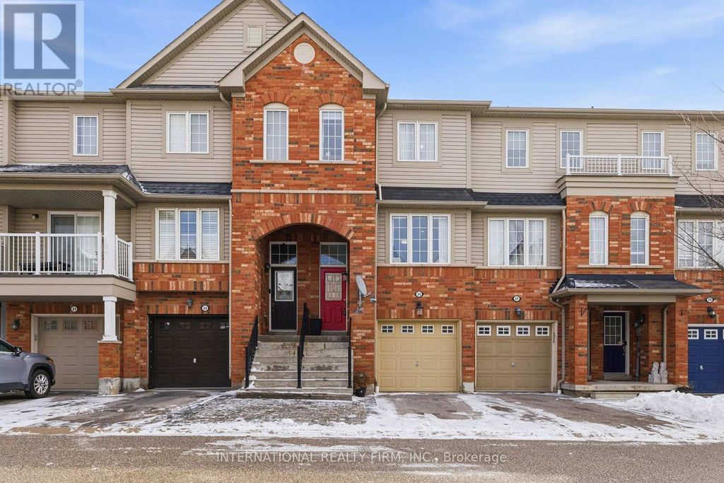 35 Ventura Lane, Ajax (central)