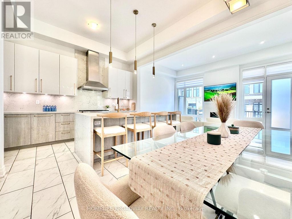 300 King Road, Richmond Hill (oak Ridges)