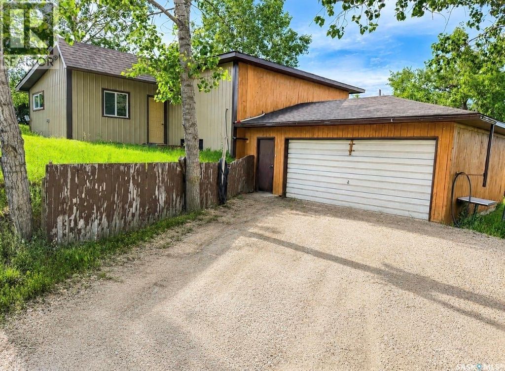 Hodgeville Acreage, Lawtonia Rm No. 135