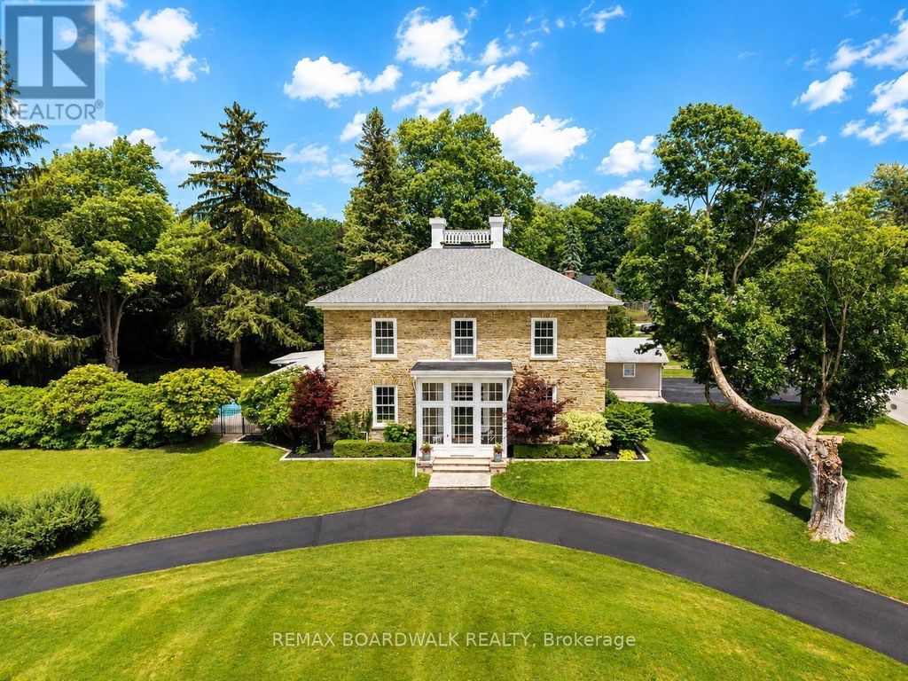 55 Cochrane Drive, Brockville