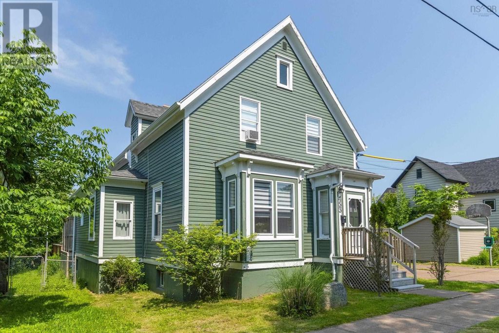 453 Pleasant Street, New Glasgow