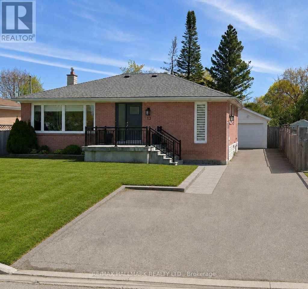 13 Patrick Drive, Aurora (aurora Highlands)