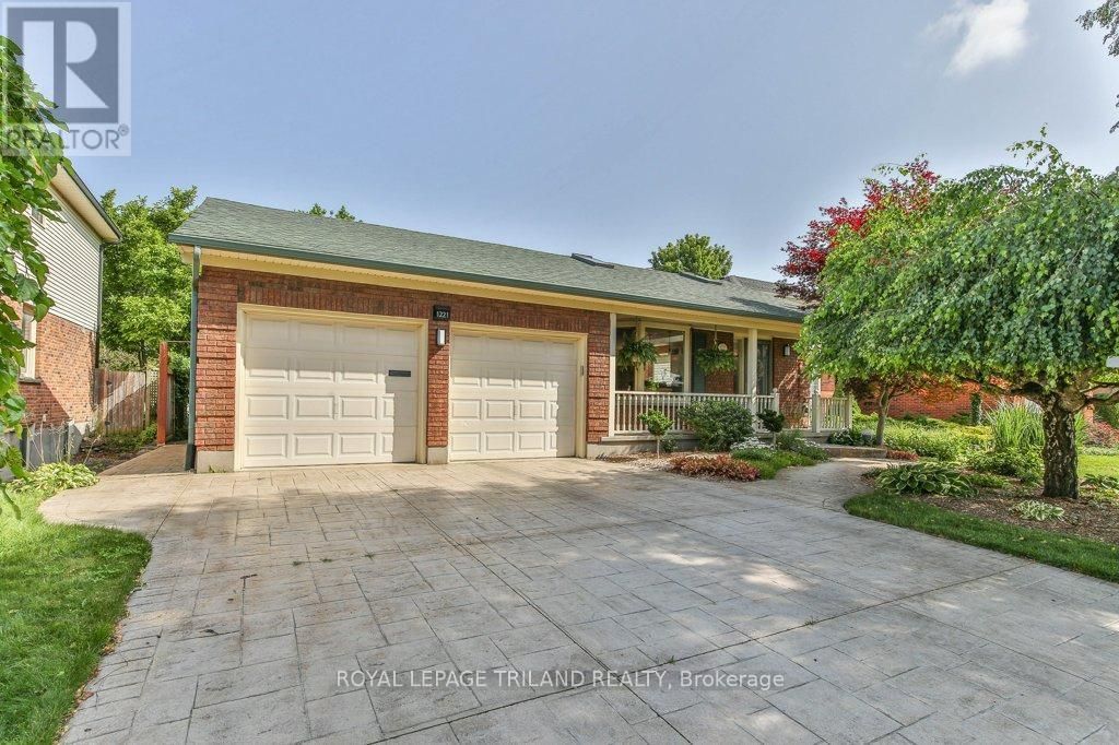 1221 Glenora Drive, London North (north H)