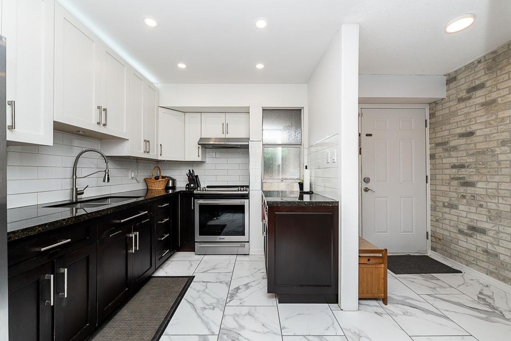 35 13795 102 Avenue, Surrey