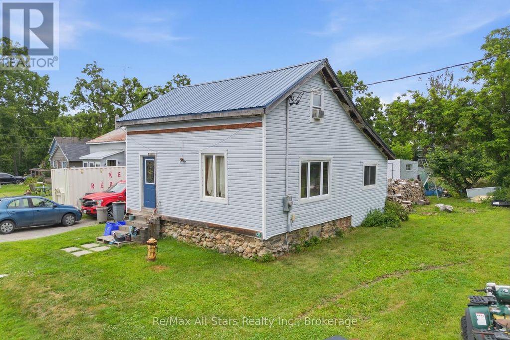 19 Christopher Street, Kawartha Lakes (manilla)