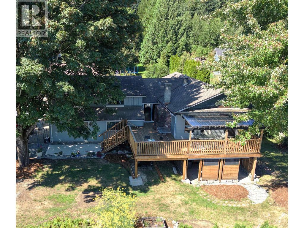 988 Cemetery Road, Gibsons