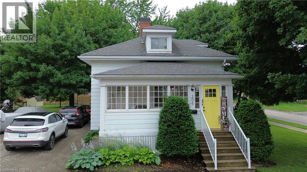 206 Union Street E, Listowel