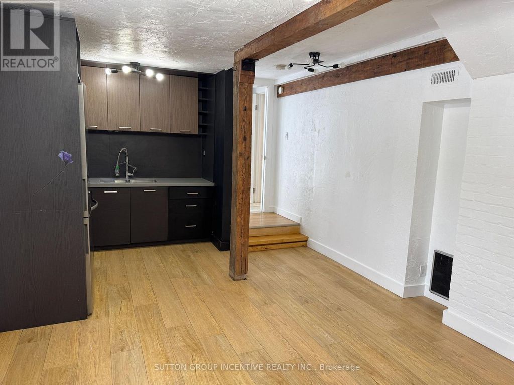 Lower 2 - 233 Ellerslie Avenue, Toronto (willowdale West)