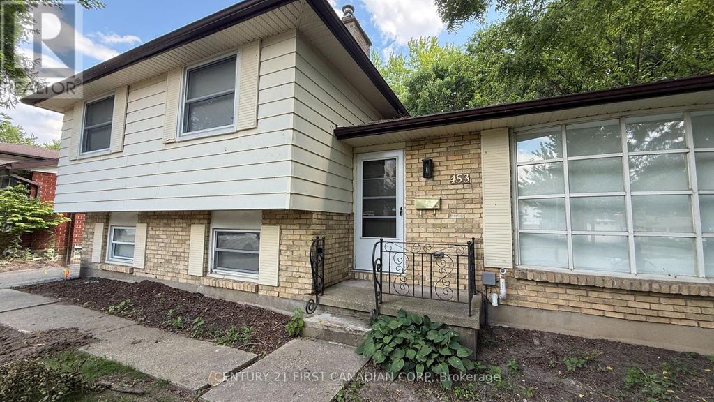 Upper - 453 Castlegrove Boulevard, London North (north K)