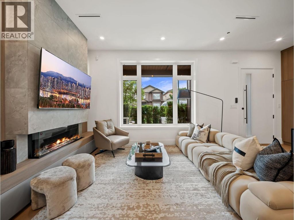 1- 2547 E 2nd Avenue, Vancouver