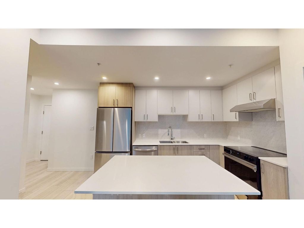 110 13838 108 Avenue, Surrey