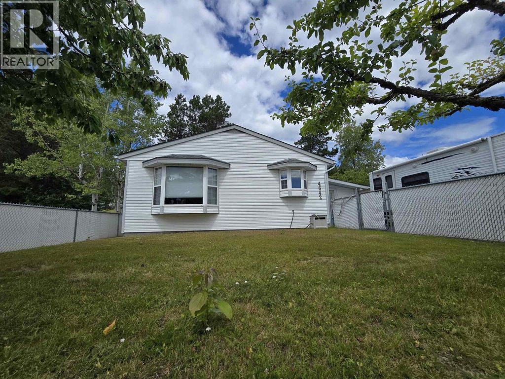 4642 Weber Street, Terrace