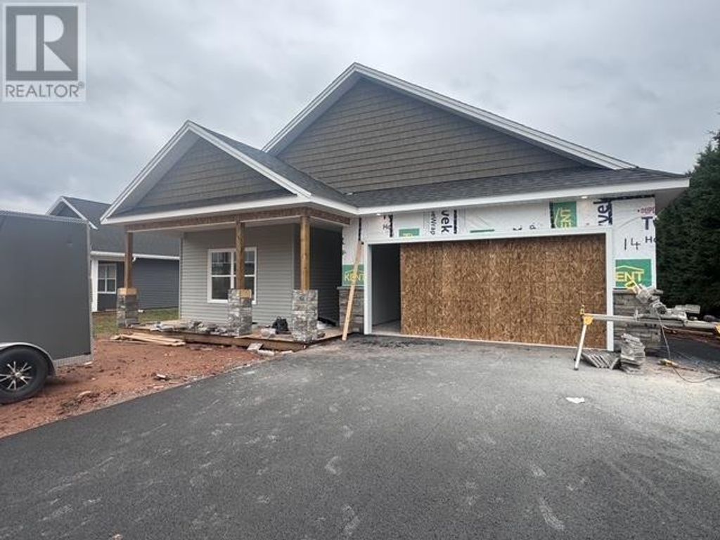 14 Norman Drive, East Royalty