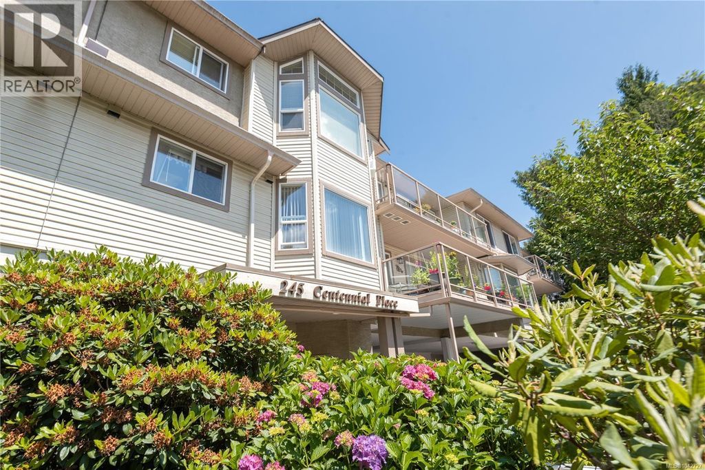 302 245 First St, Duncan