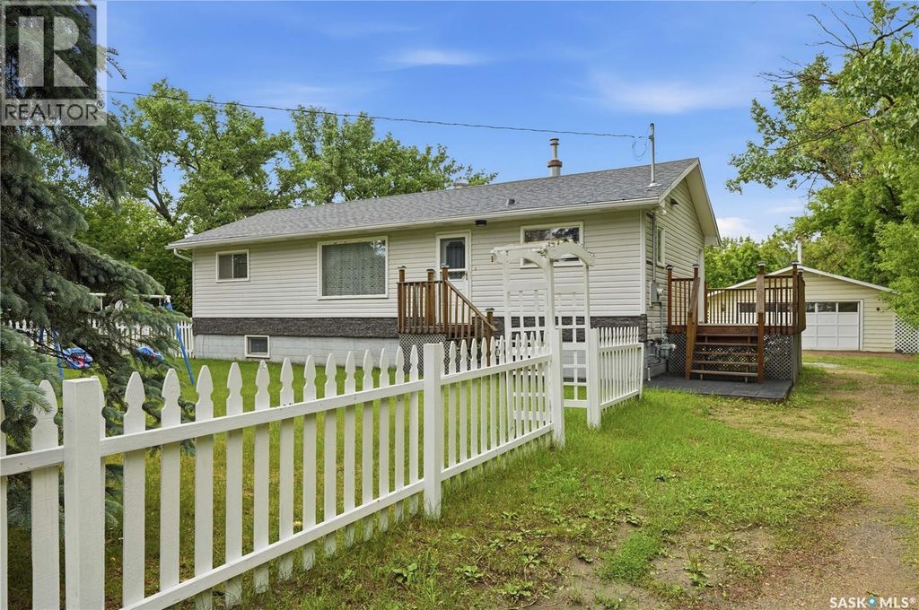 Rushinko Acreage, Chaplin