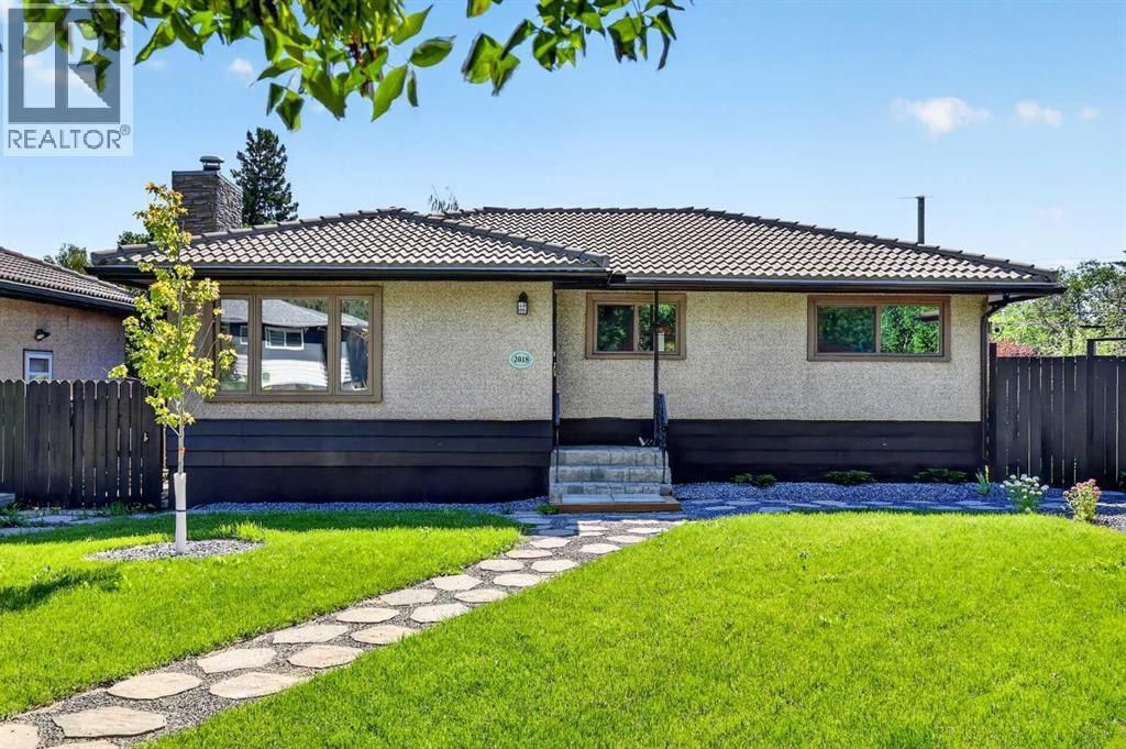 2018 Cottonwood Crescent Se, Calgary