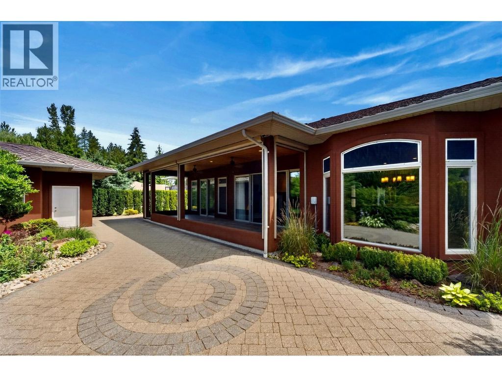 442 Cottonwood Avenue, Sicamous