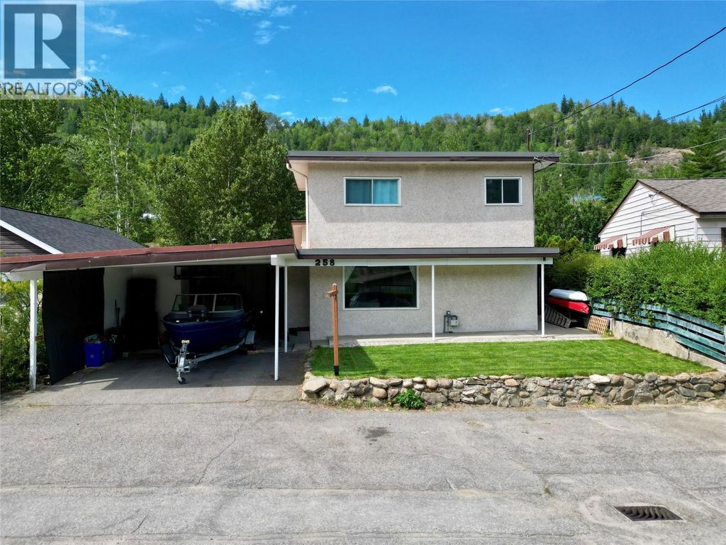 258 2nd Avenue, Trail