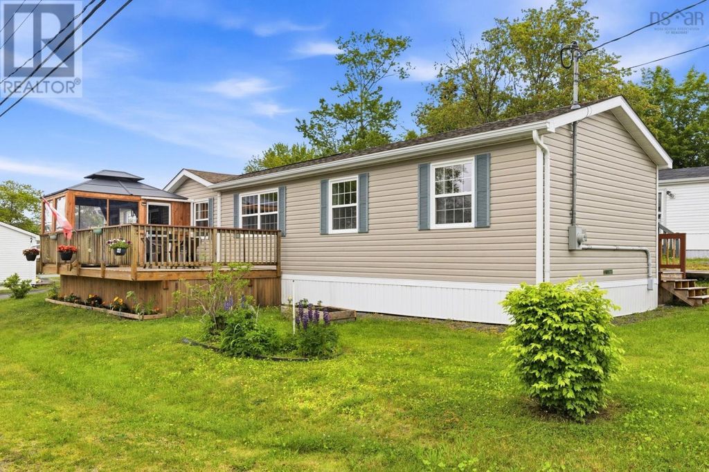 1 Sneezy Avenue, Lake Echo