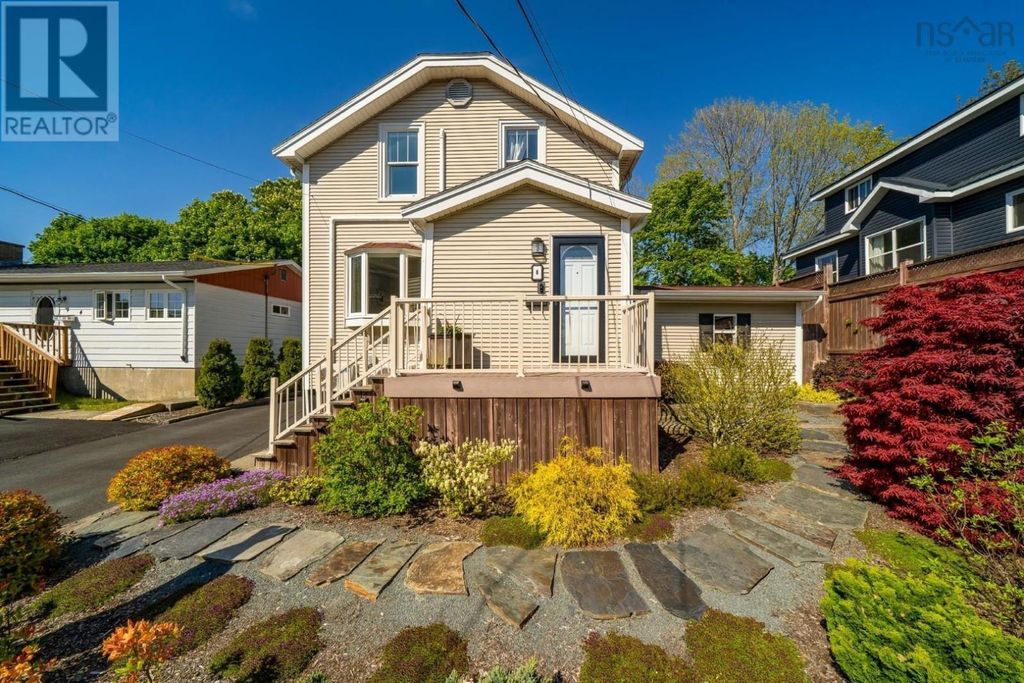 8 Eaton Avenue, Dartmouth