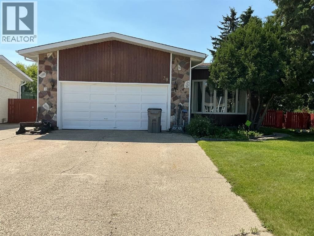 38 Kimzey Crossing, Whitecourt
