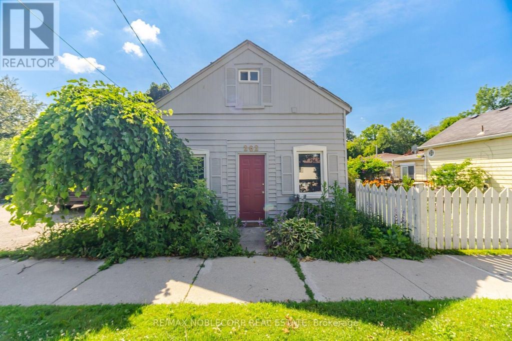 262 Pine Street, Milton (om Old Milton)