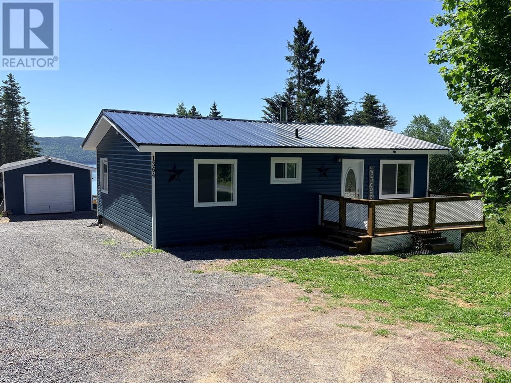 1364 Smith Sound Road, Gin Cove