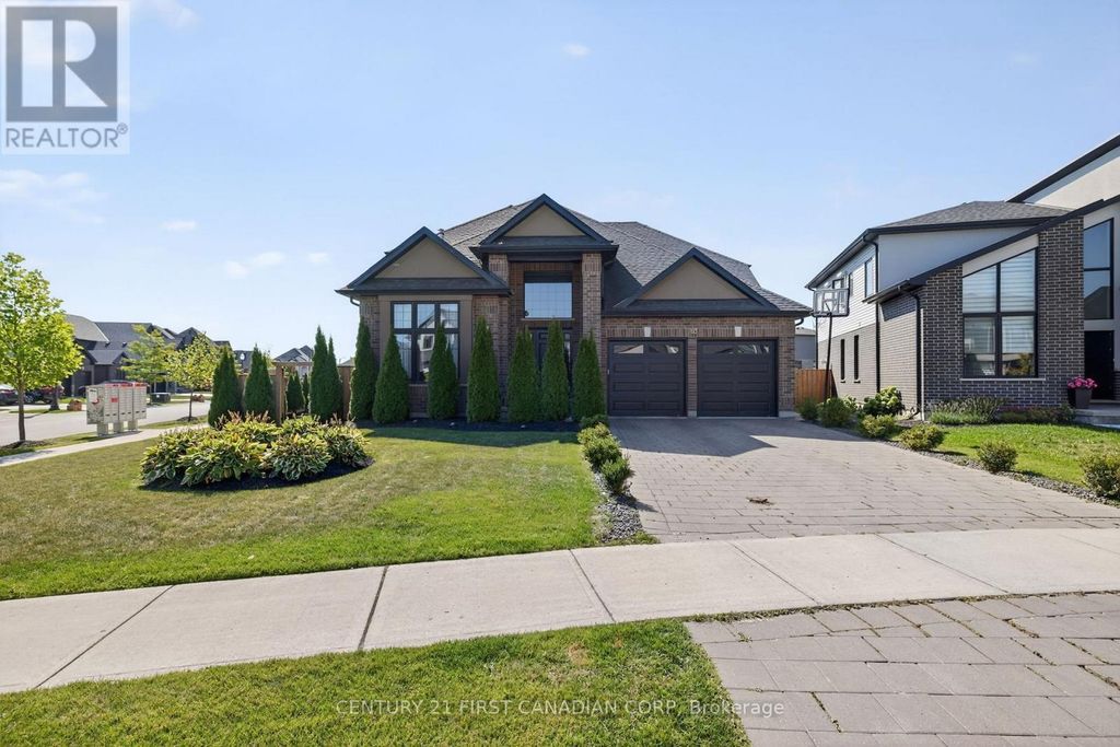 703 Zaifman Circle, London North (north B)