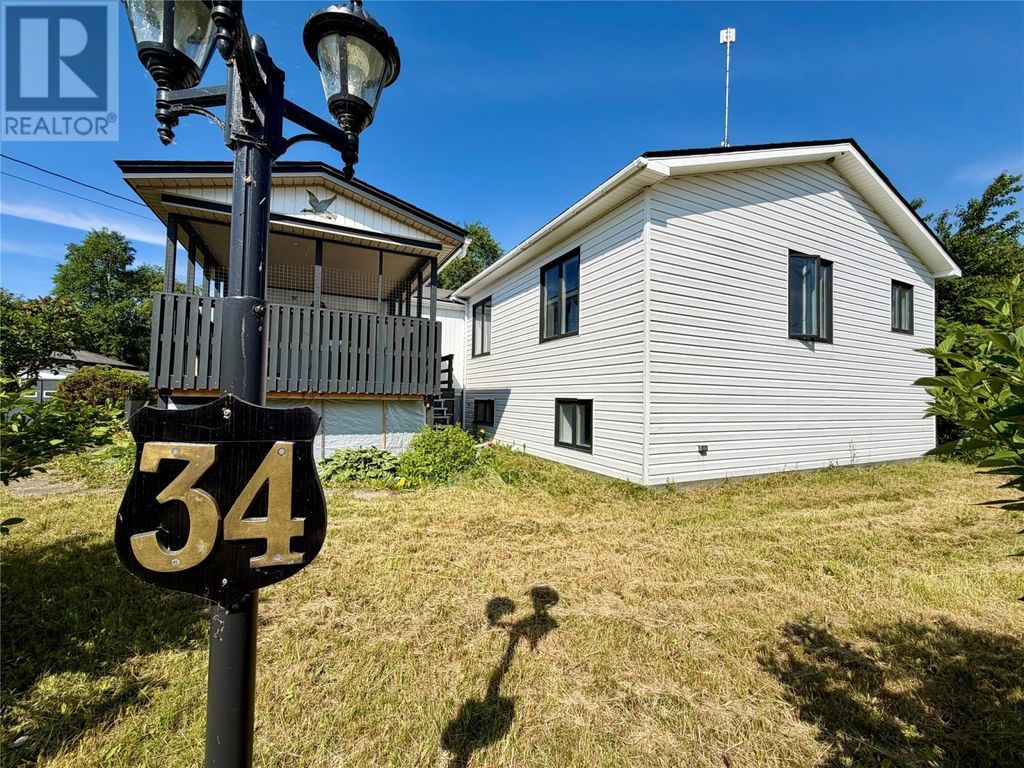 34 Farm Road, Howley