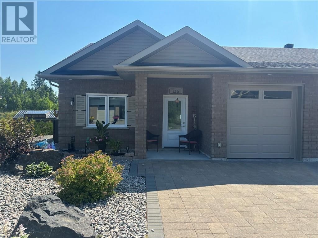 2512 Parkview Drive Unit# E16, Azilda