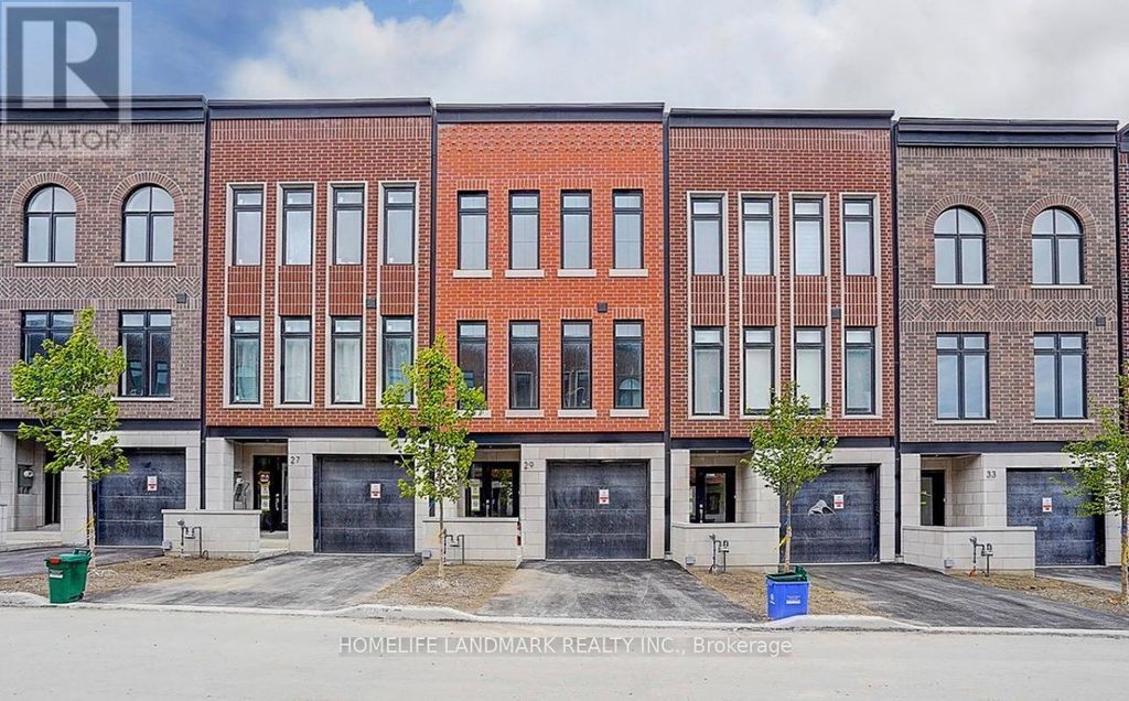 29 Chestnut Court, Aurora