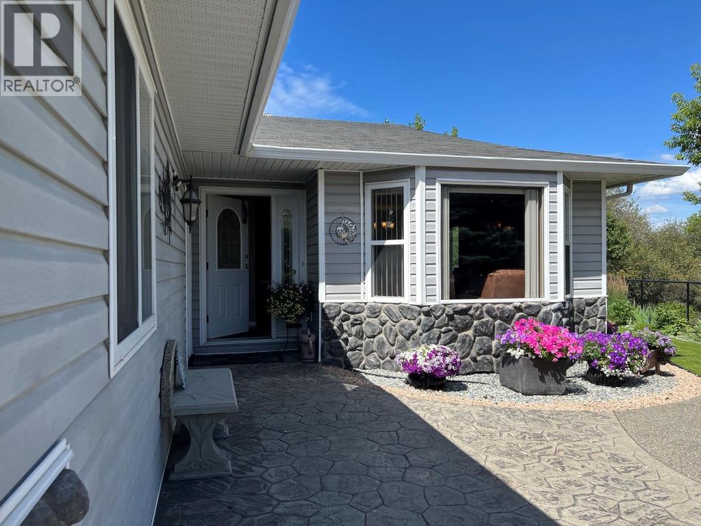 660 6th Avenue, Vernon