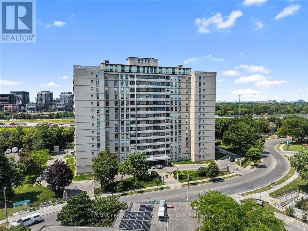 601 - 130 Neptune Drive, Toronto (englemount-Lawrence)