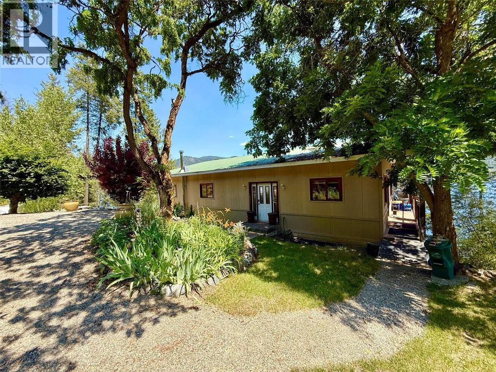 2186 West Lake Drive, Christina Lake