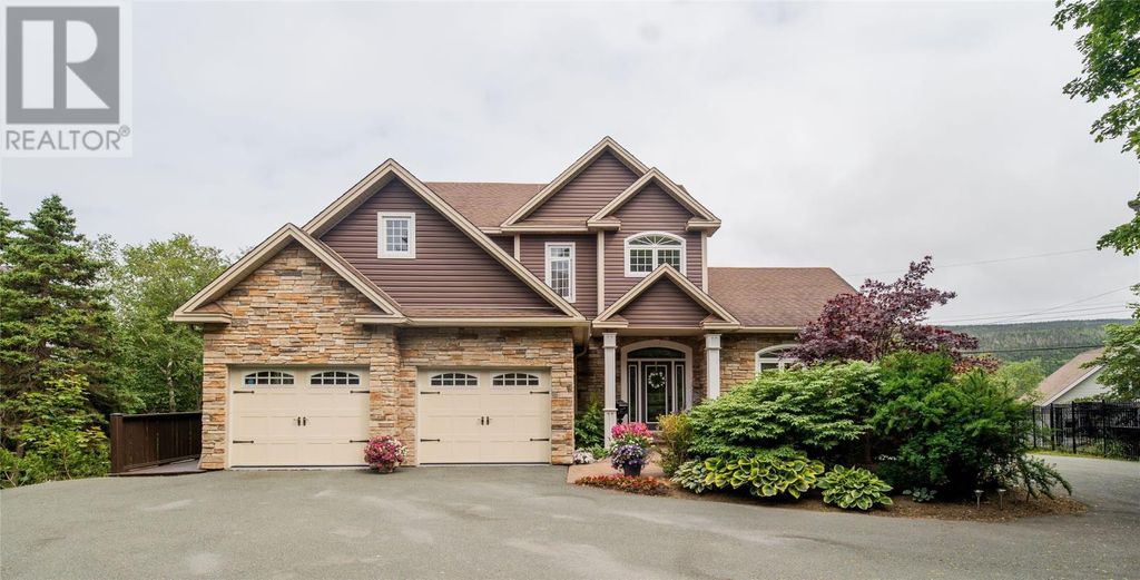 8 Carriage Lane, St. John's