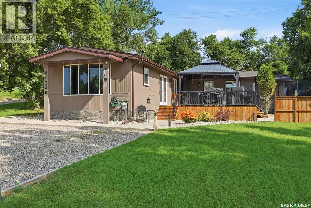 236 Osborne Avenue, Regina Beach