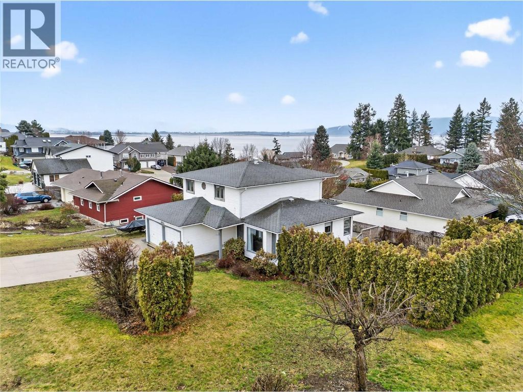 4851 13 Street Ne, Salmon Arm