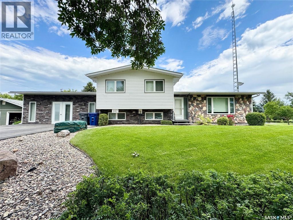 207 3rd Avenue E, Scott