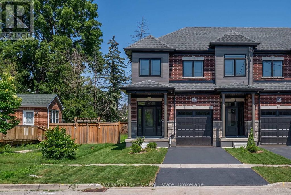 129 Hickory Street N, Whitby (downtown Whitby)