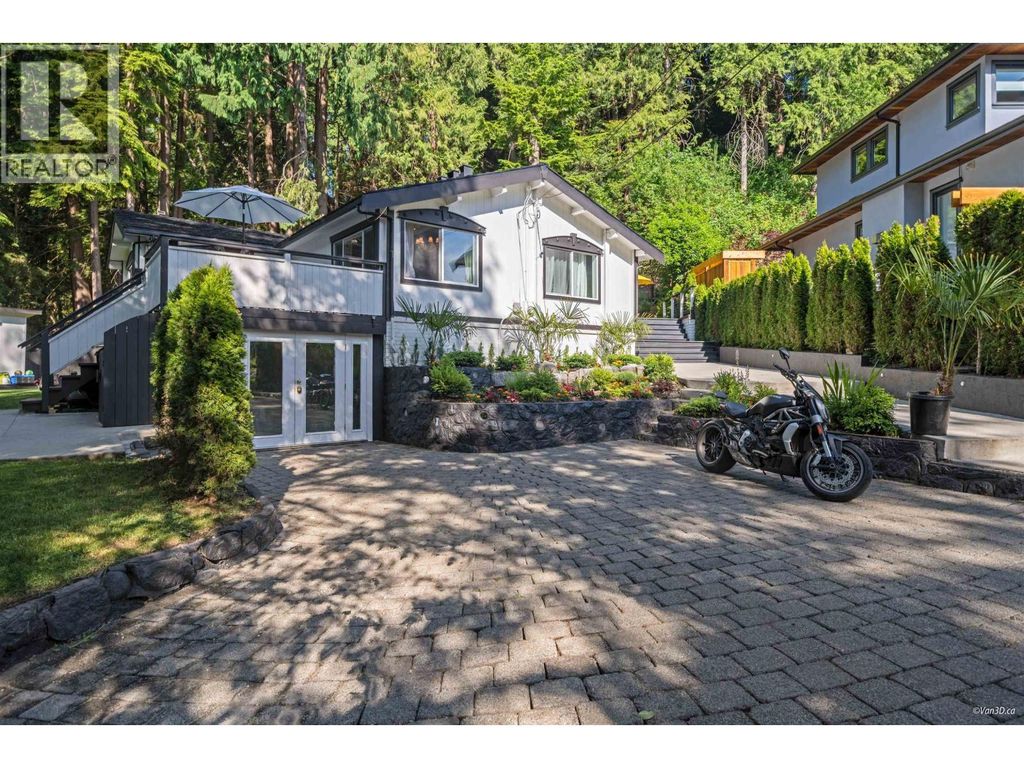 3870 Emerald Drive, North Vancouver