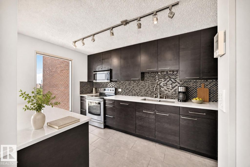 #1802 11027 87 Av Nw, Edmonton