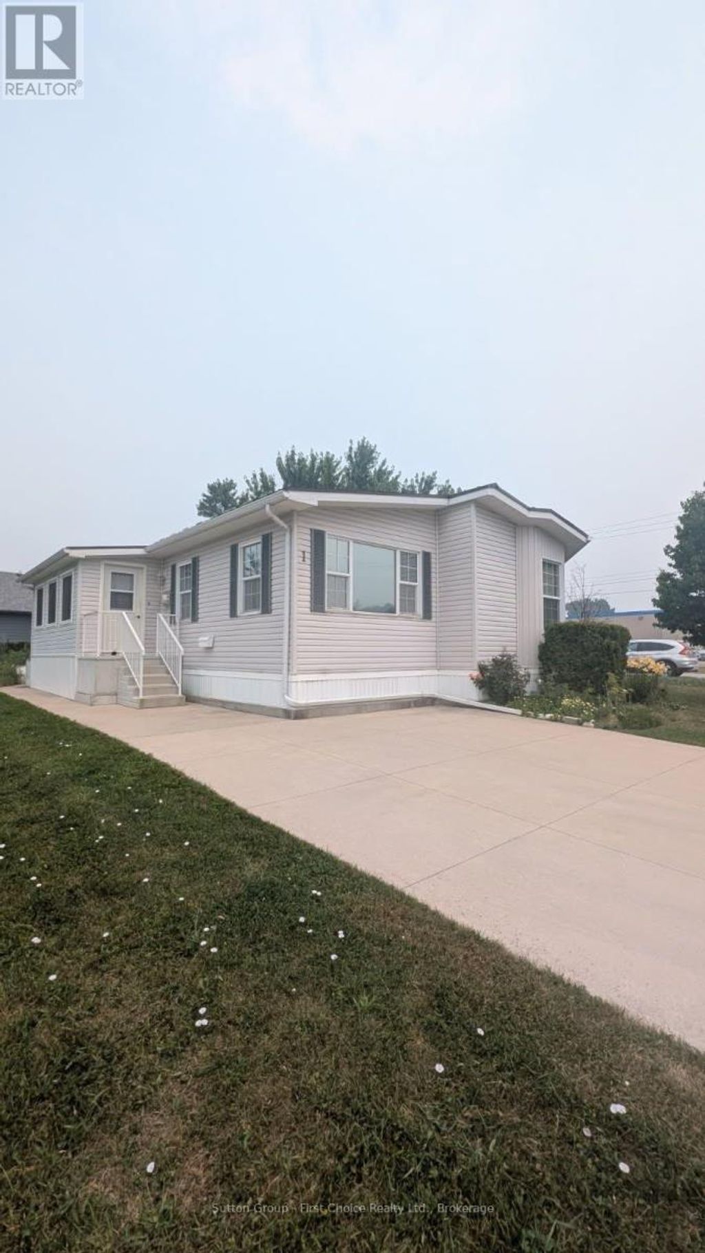 1 25 Thames Road, St. Marys