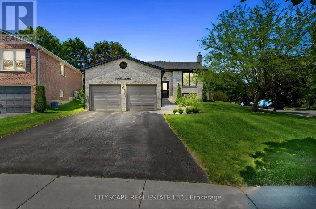 44 Stonehill Boulevard, East Gwillimbury (holland Landing)