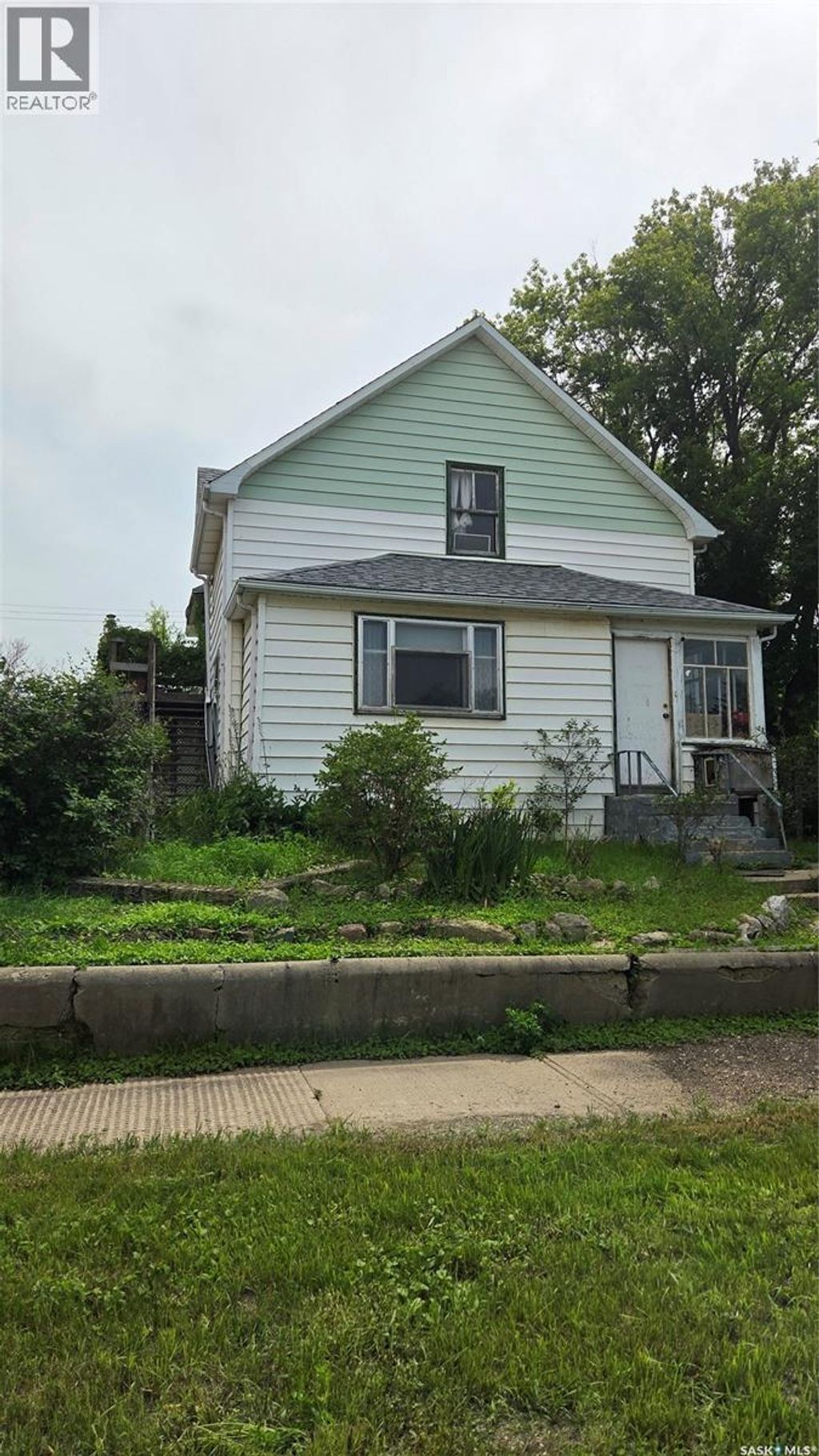 419 Home Street W, Moose Jaw