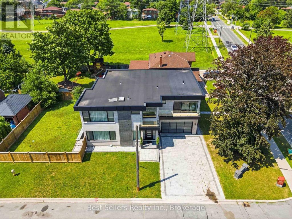 52 Grantbrook Street N, Toronto (newtonbrook West)