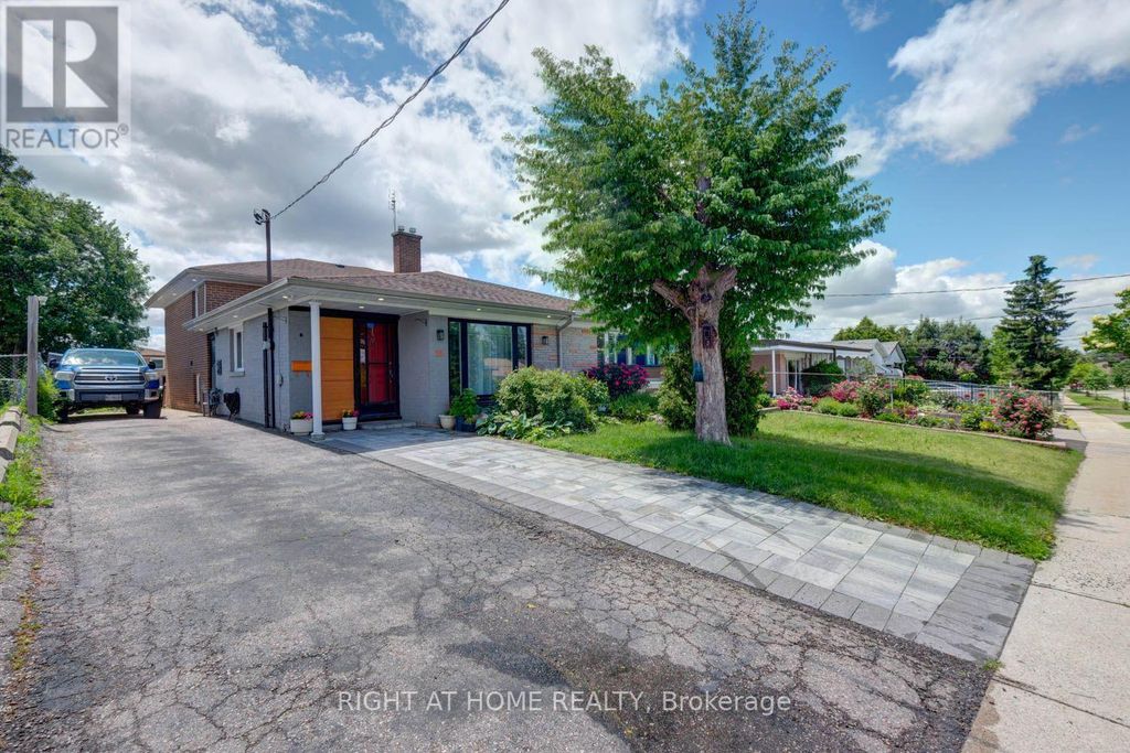 31 Frankton Crescent, Toronto (york University Heights)