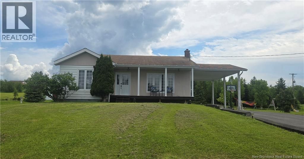 12 Bélanger Street, Saint-Arthur