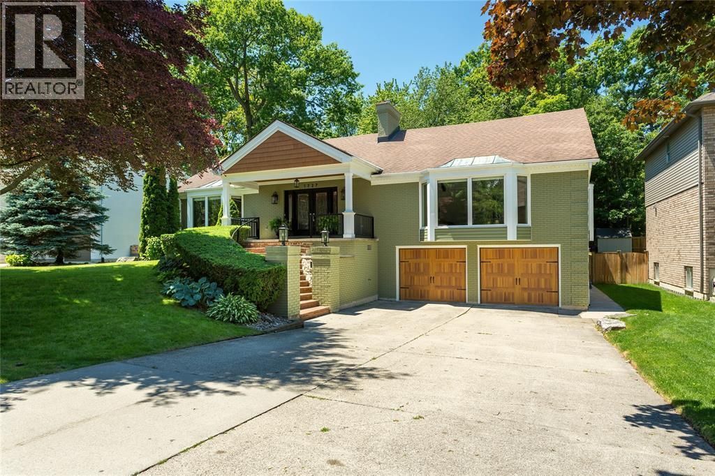 1727 Mater Drive, Sarnia